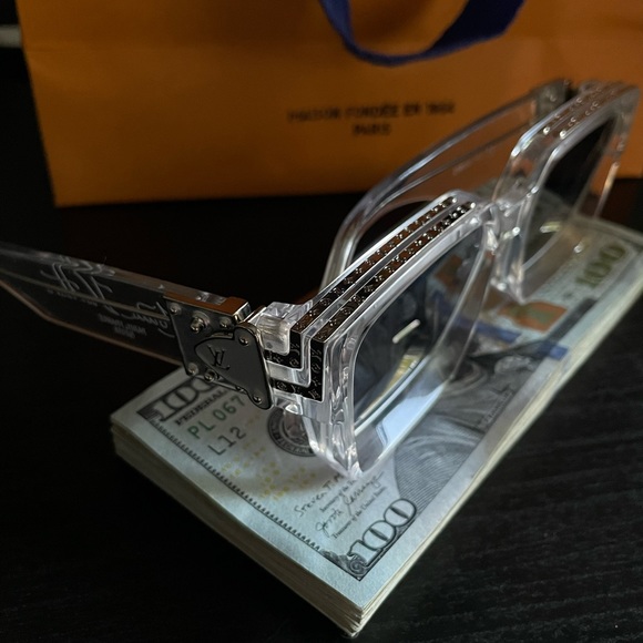 virgil abloh - Louis Vuitton millionare - Picture 2 of 2